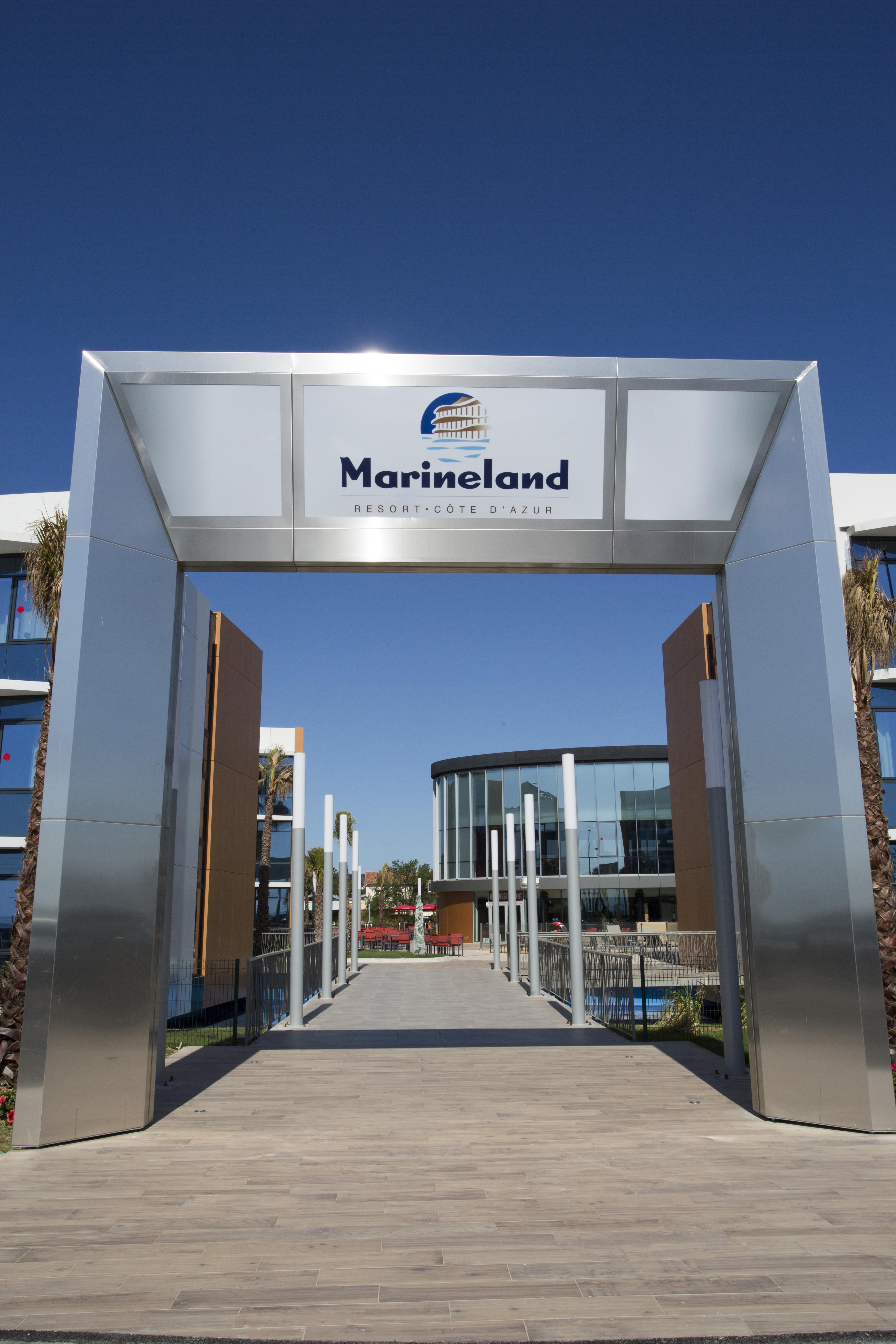 hotel marineland